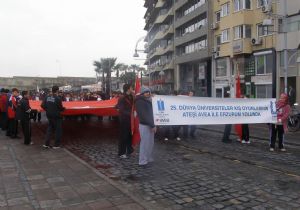 2011 meşalesi İzmir'de yandı